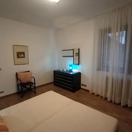 Il Vicolo_carinissimo In Centro Storico, Zona Giorno Mansardata Belluno